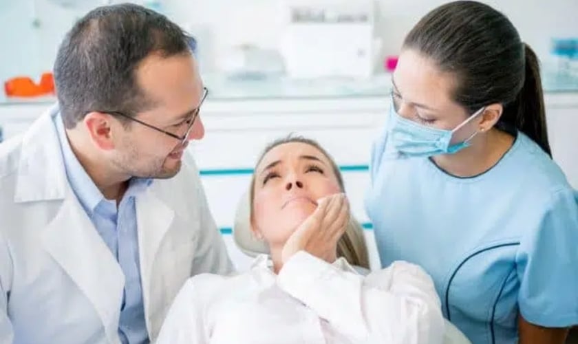 Image of emergency dentist-what can an emergency dentist do in an emergency